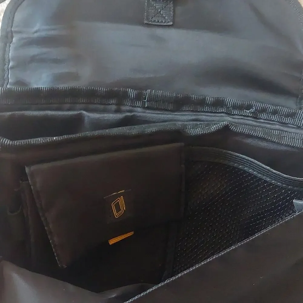Targus Black/Gray Solid Messenger Bag Buckle & Zip, Adjustable Strap Pockets